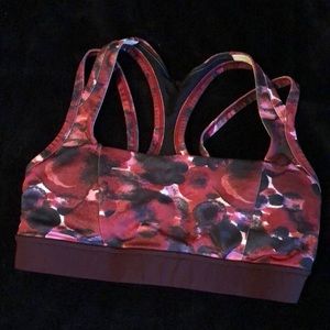 Lululemon sports bra
